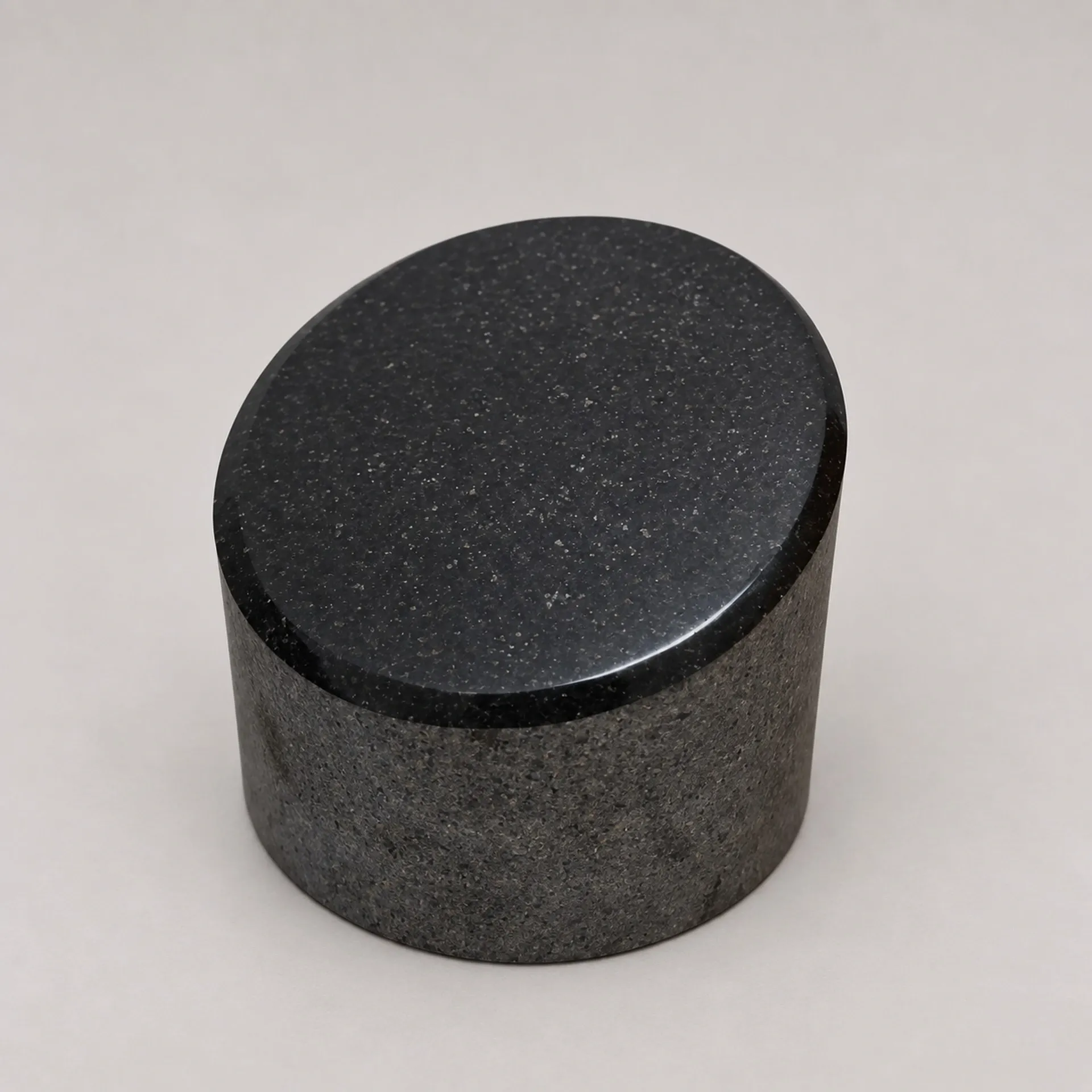 Granite base round 80mm x 85mm /25mm